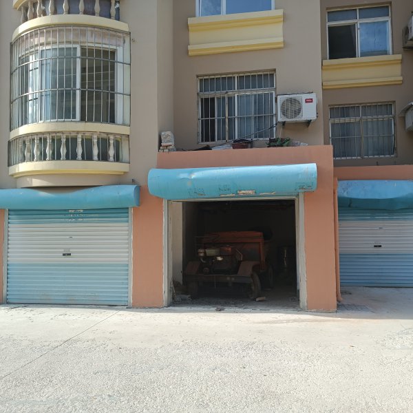 文登九龙城旁环岛小区车库出租出售