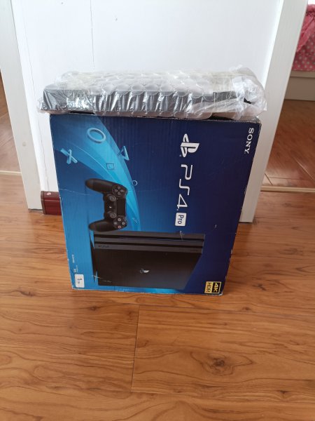 索尼PS4PRO游戏机1TB